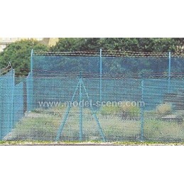 H0 - Vysoký pletivový plot s ostnatým drátem