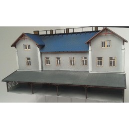 H0 - Výpravní budova ZvKČ LXVI/H (ONWB typ C) s verandou (stavebnice)