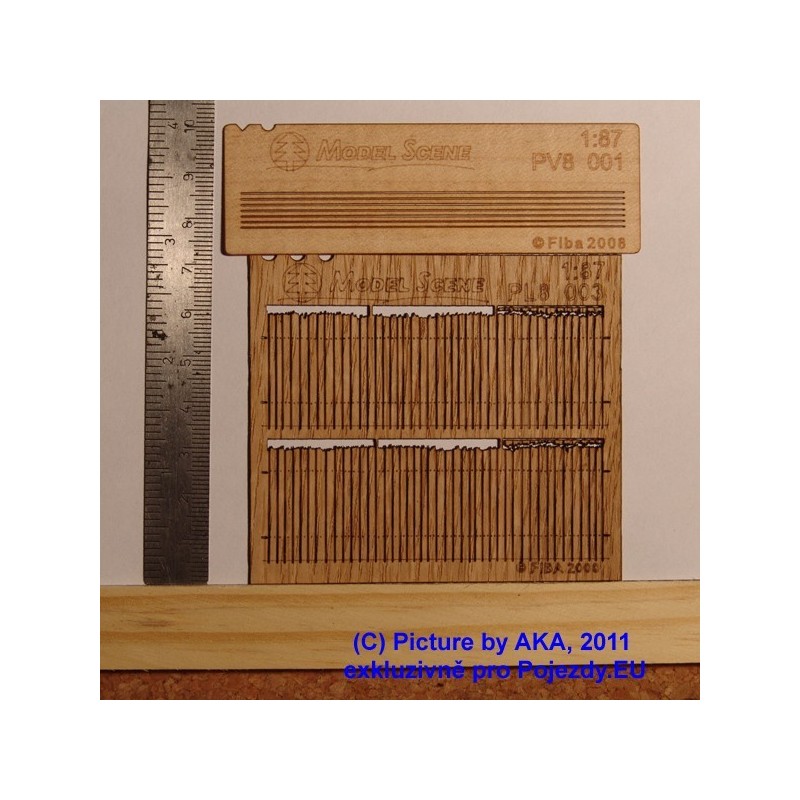 PL8003 - Dřevěný plot - olámané konce prken typ 2 - H0
